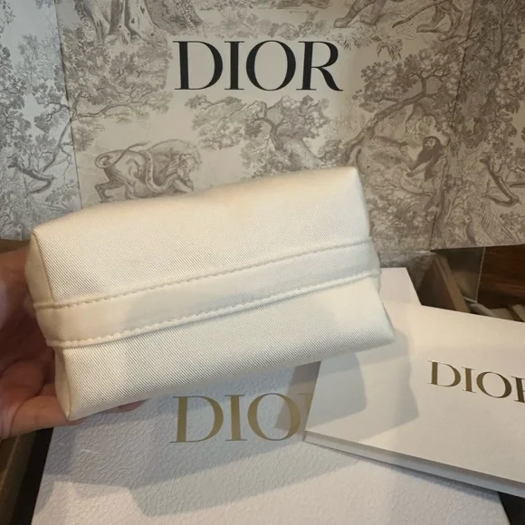 2025 Dior Beauty Nomad Top Handle Bag - Picture 6 of 9